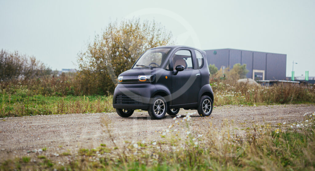 Overdekte scootmobiel rijbewijsvrij zwart