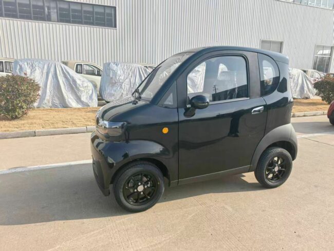 Voltino XS glanszwart rijbewijsvrije scootmobiel