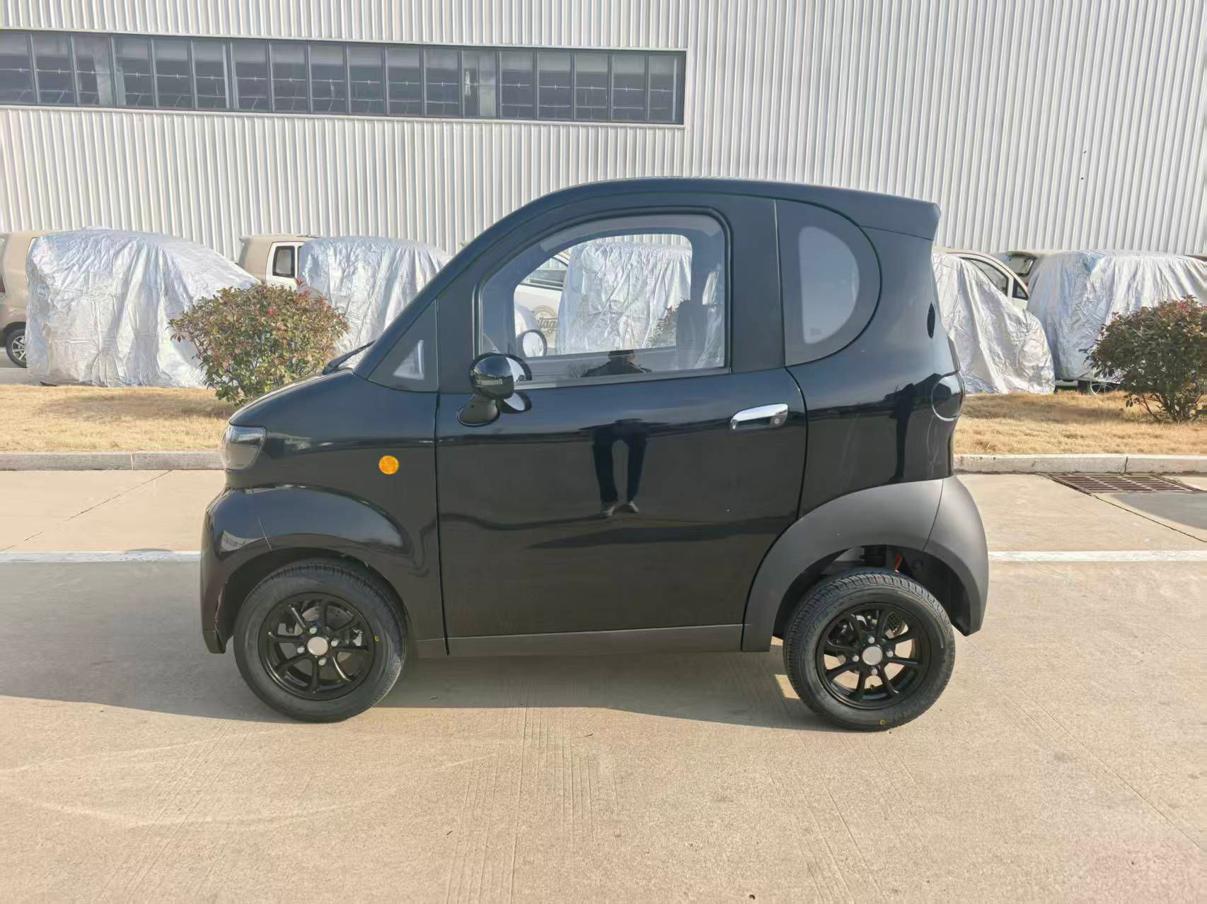 Voltino XS glanszwart rijbewijsvrije scootmobiel